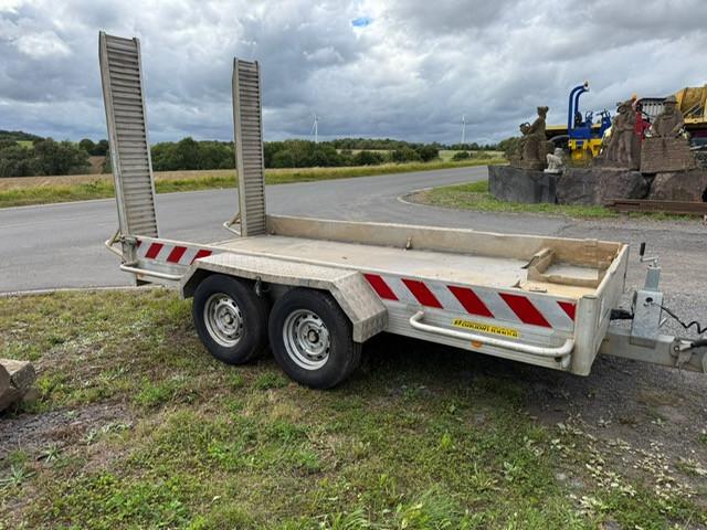 Andere Baumaschinentransporter