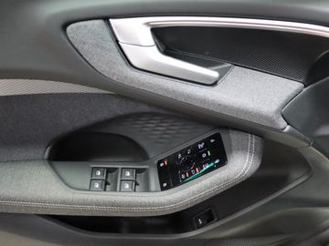 Fahrzeugverkauf 9 Audi A5 Avant TDI 150 kW S-Line Black Matrix Display