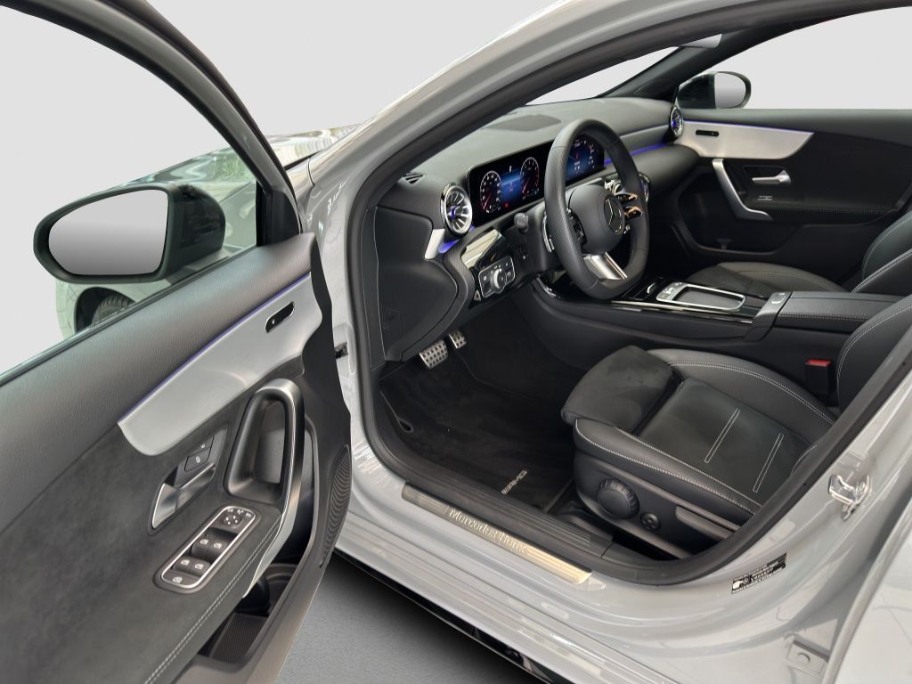 Fahrzeugabbildung Mercedes-Benz A 200 AMG*NIGHT*AHK*TOTW*KAM*LENKR-HEIZUNG