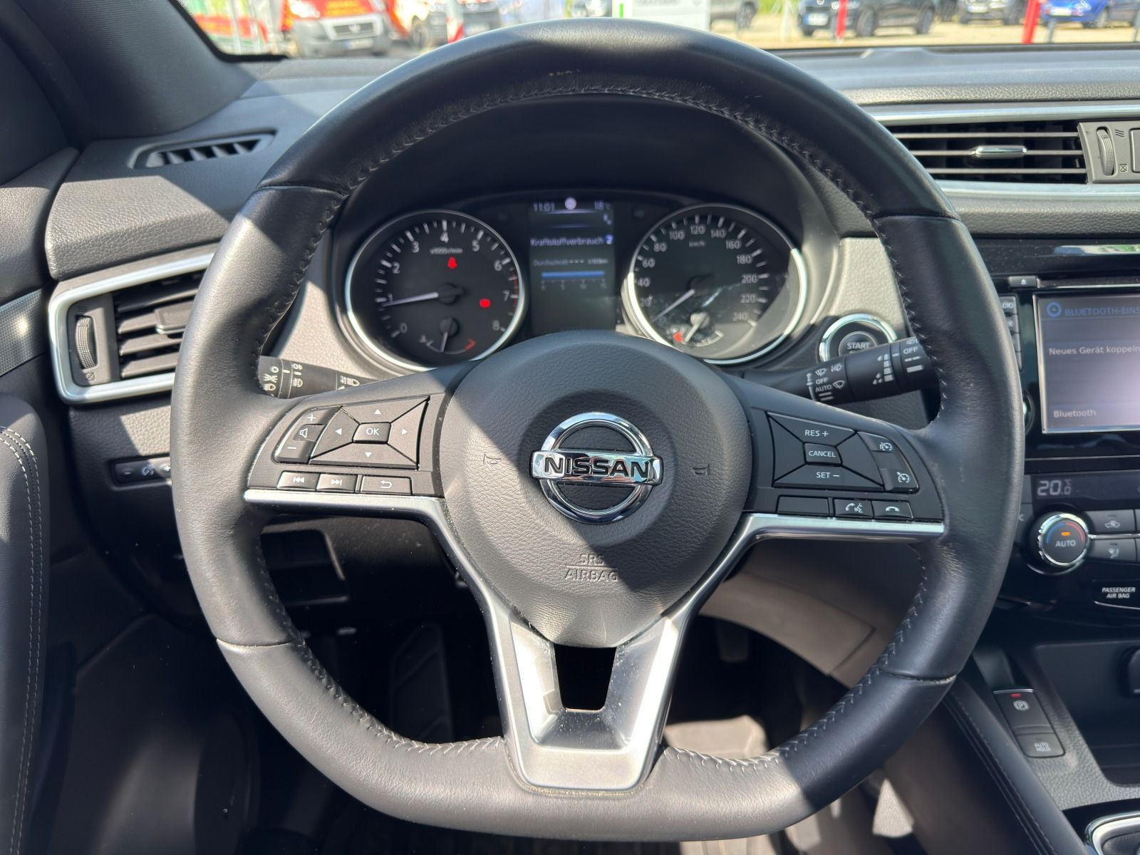 Fahrzeugabbildung Nissan Qashqai Tekna + 159PS 6-Gang