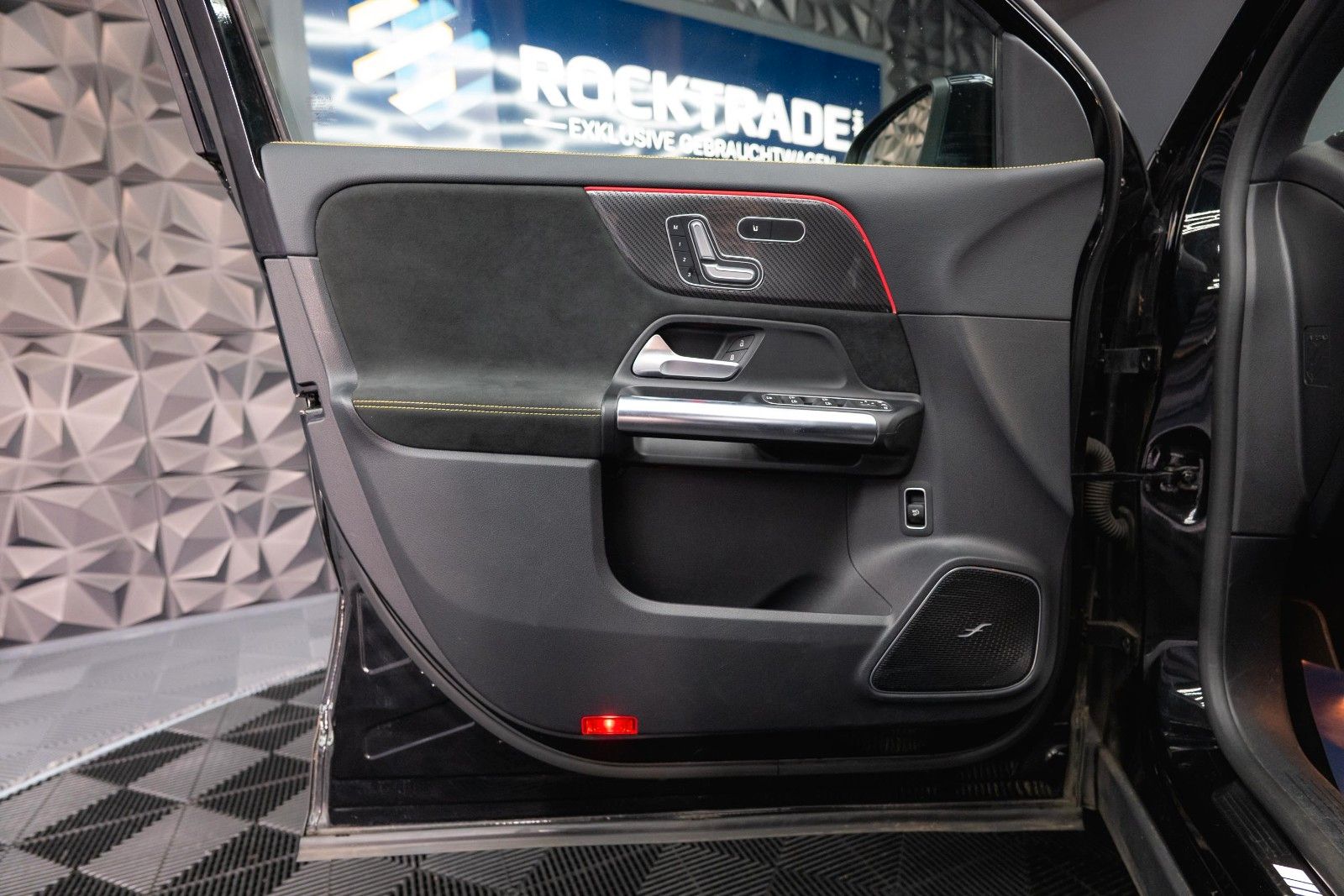 Fahrzeugabbildung Mercedes-Benz GLA 45 S AMG 4Matic | ACC | PANO | BURMESTER