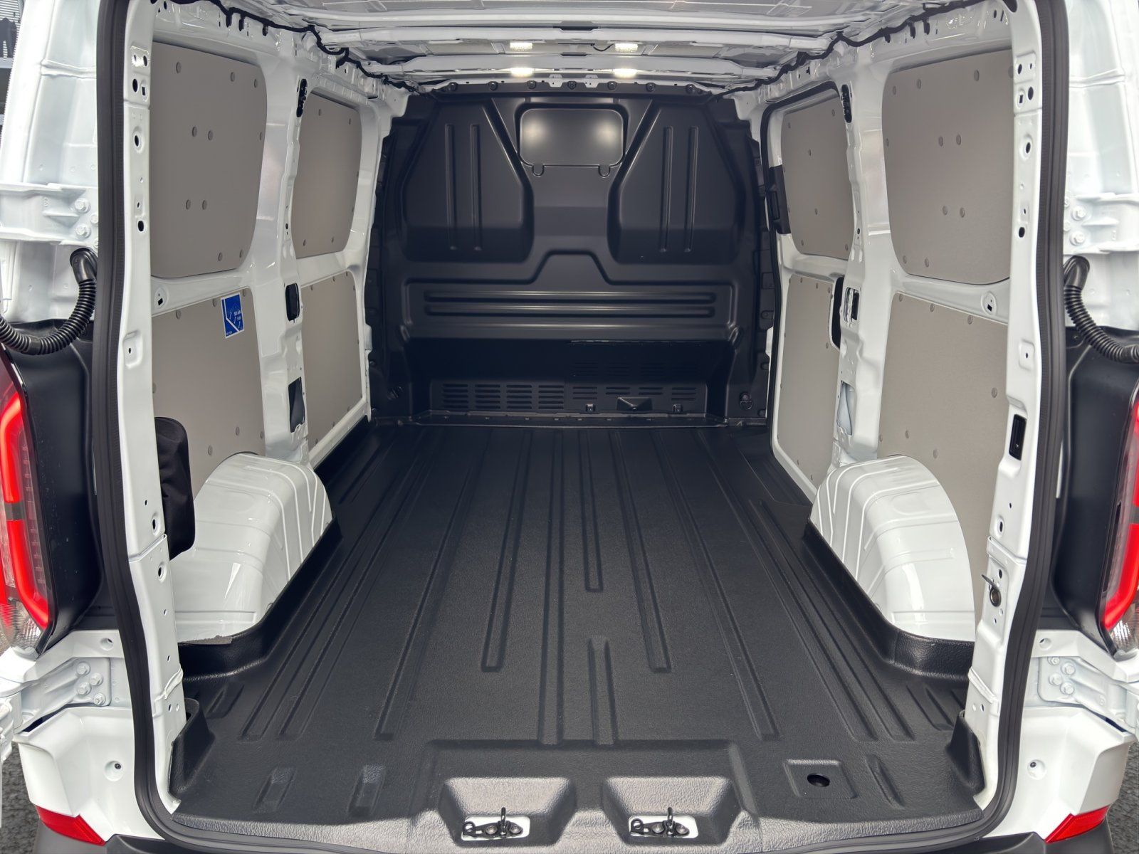 Fahrzeugabbildung Ford Transit Custom eMotor E 320 L1 Trend RWD