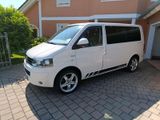 Volkswagen VW T5 Caravelle, 2,0 TDI, 140 PS, BJ 2015 - Volkswagen T5 Caravelle mit Diesel-Antrieb: Kleinbus, 2.5