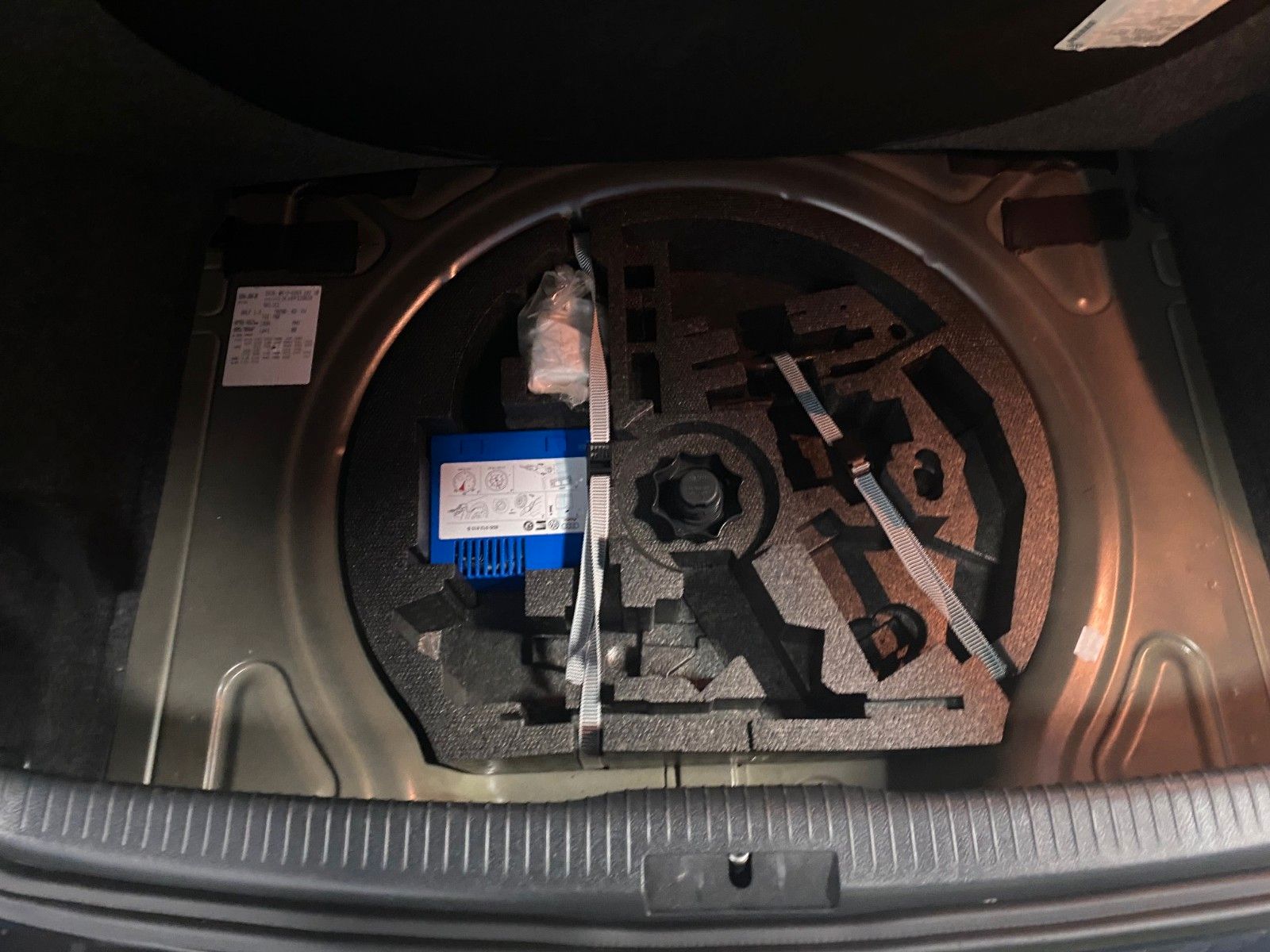 Fahrzeugabbildung Volkswagen Golf 6 1.2 TSI Trendline+CHECKHEFT+ALLWETTER+ALU