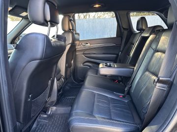Jeep Grand Cherokee - 12