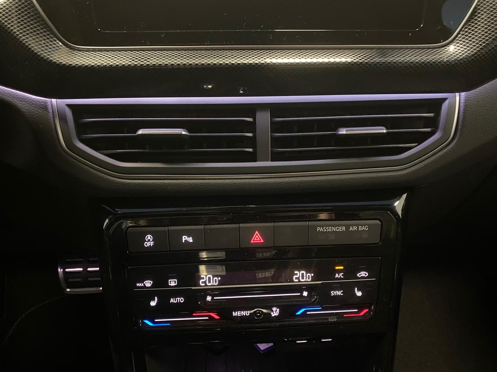 Fahrzeugabbildung Volkswagen T-Cross 1.5 TSI DSG BLACK STYLE R-Line+AHK+ACC++