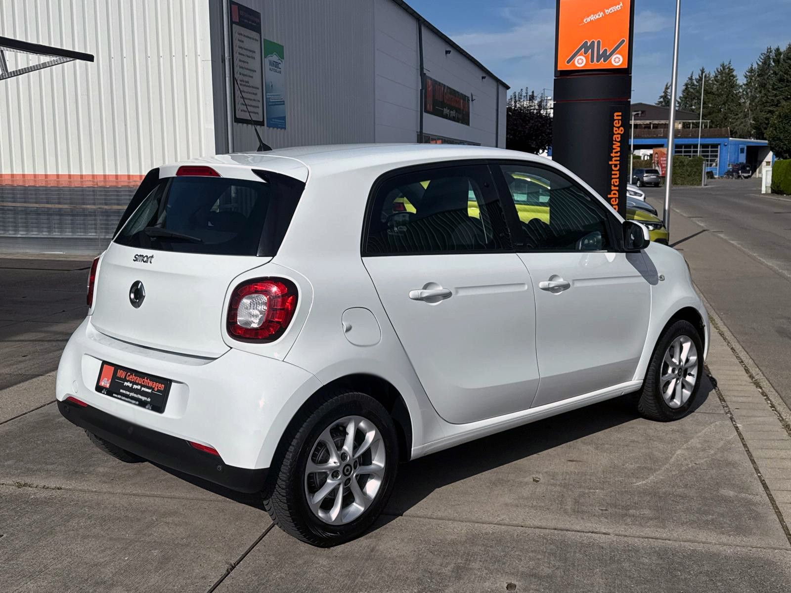 Fahrzeugabbildung Smart ForFour Automatik PDC SHZ Klimaautomatik Alu