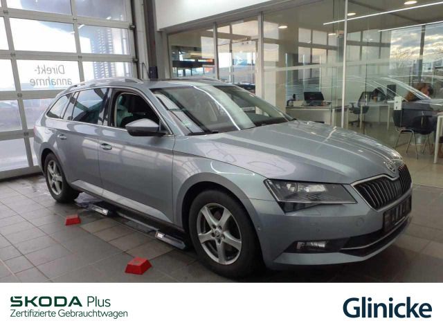 Skoda Superb Combi 2.0 TDI Style AHK Bi-Xenon Panorama