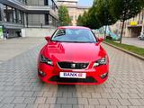 Seat Leon FR Navi Leder PDC Scheckheft Sport Paket - Seat Leon Gebrauchtwagen in Stuttgart