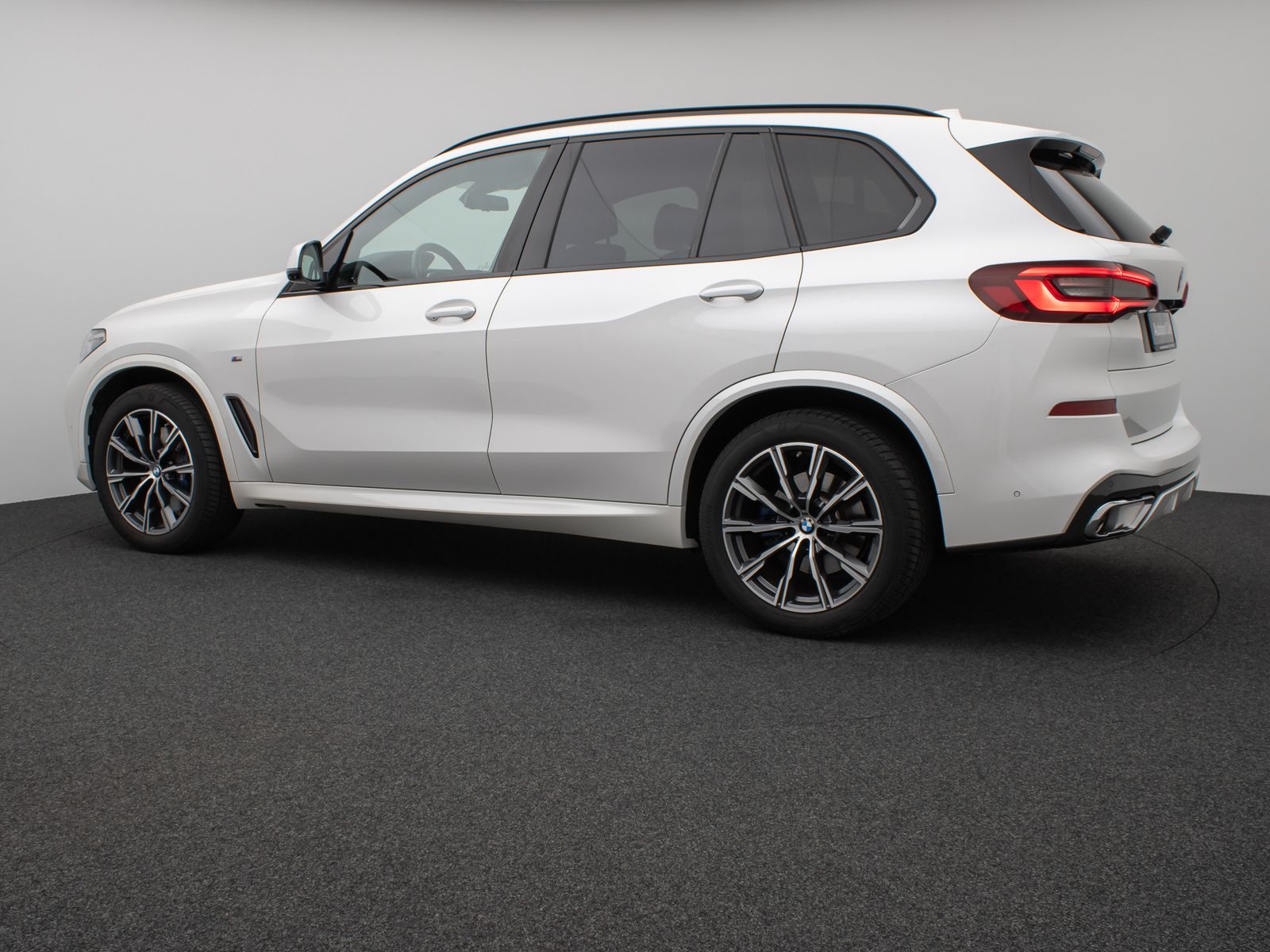 Fahrzeugabbildung BMW X5 xD30d M Sport 360°Panorama Laser HUD DAB HiFi