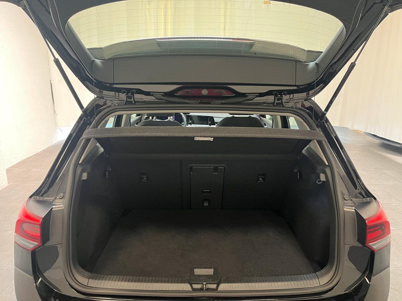 Volkswagen Golf VIII 1.0 eTSI Life Sitzhzg. LED Lenkrhzg., миниатюра 6