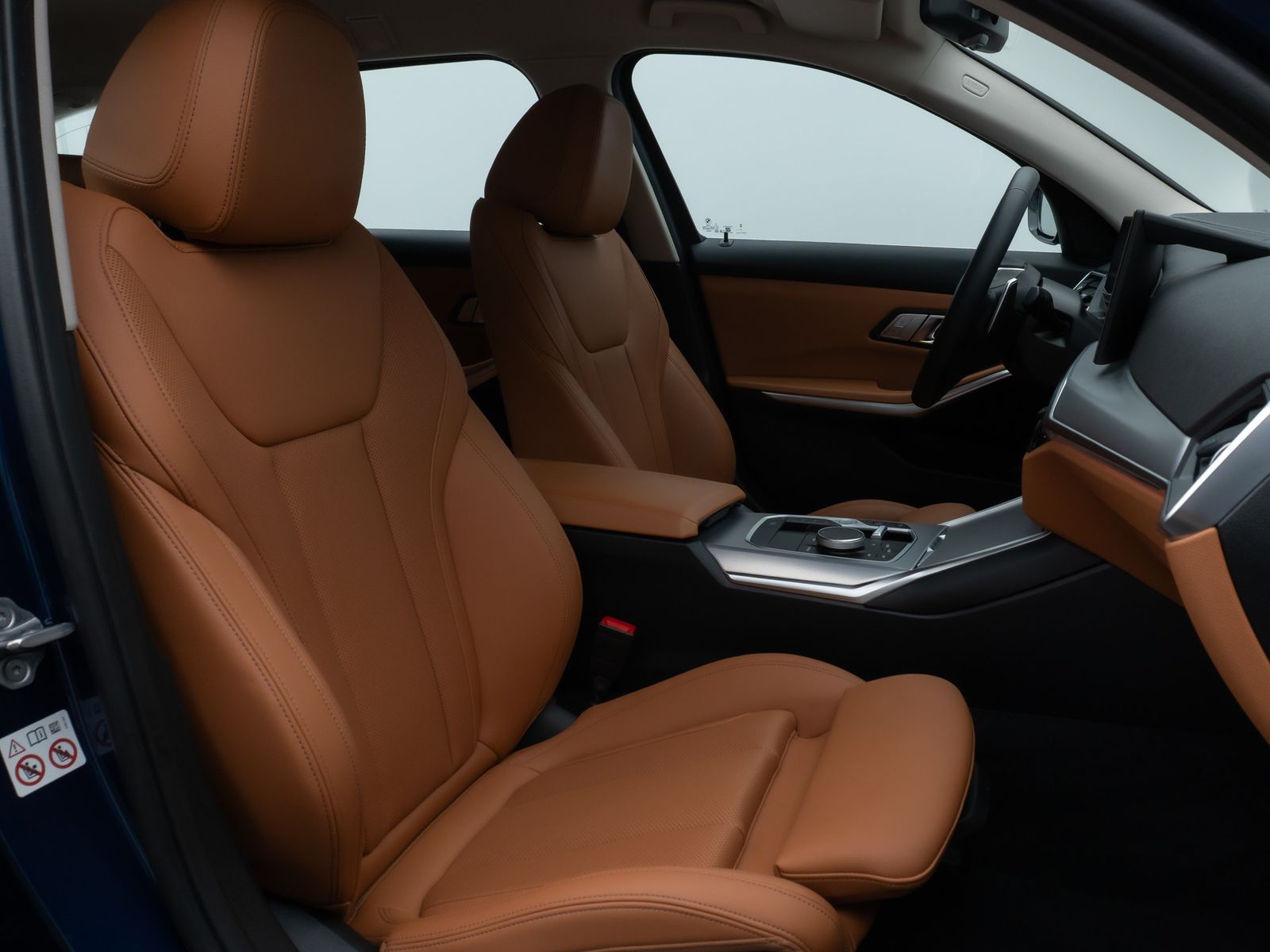 Fahrzeugabbildung BMW 320d Individual DAB HiFi Leder AHK Alarm Sport