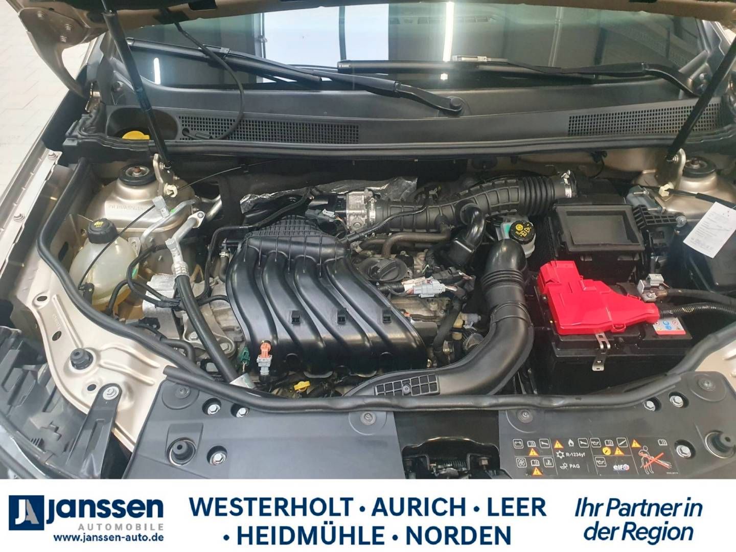 Fahrzeugabbildung Dacia Duster SCe Prestige