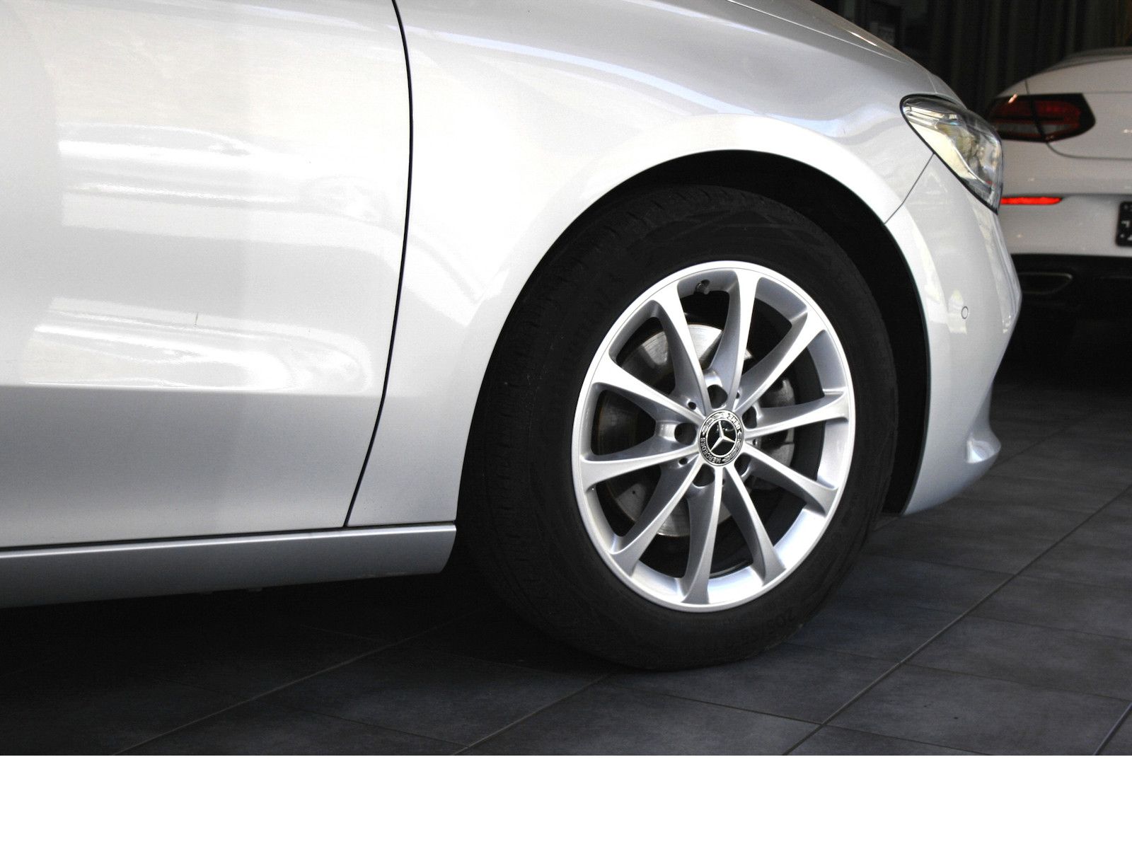 Fahrzeugabbildung Mercedes-Benz B 180 Progressive Automatik *MBUX High-End-Paket