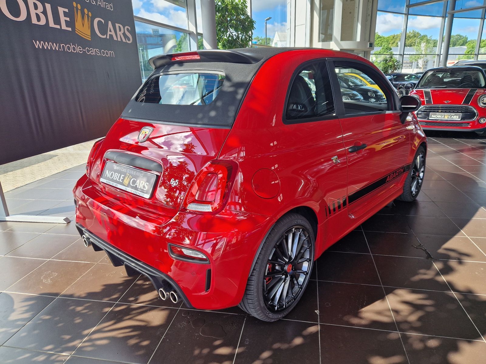 Fahrzeugabbildung Abarth 695C Beats Soundsystem NAVI ALU