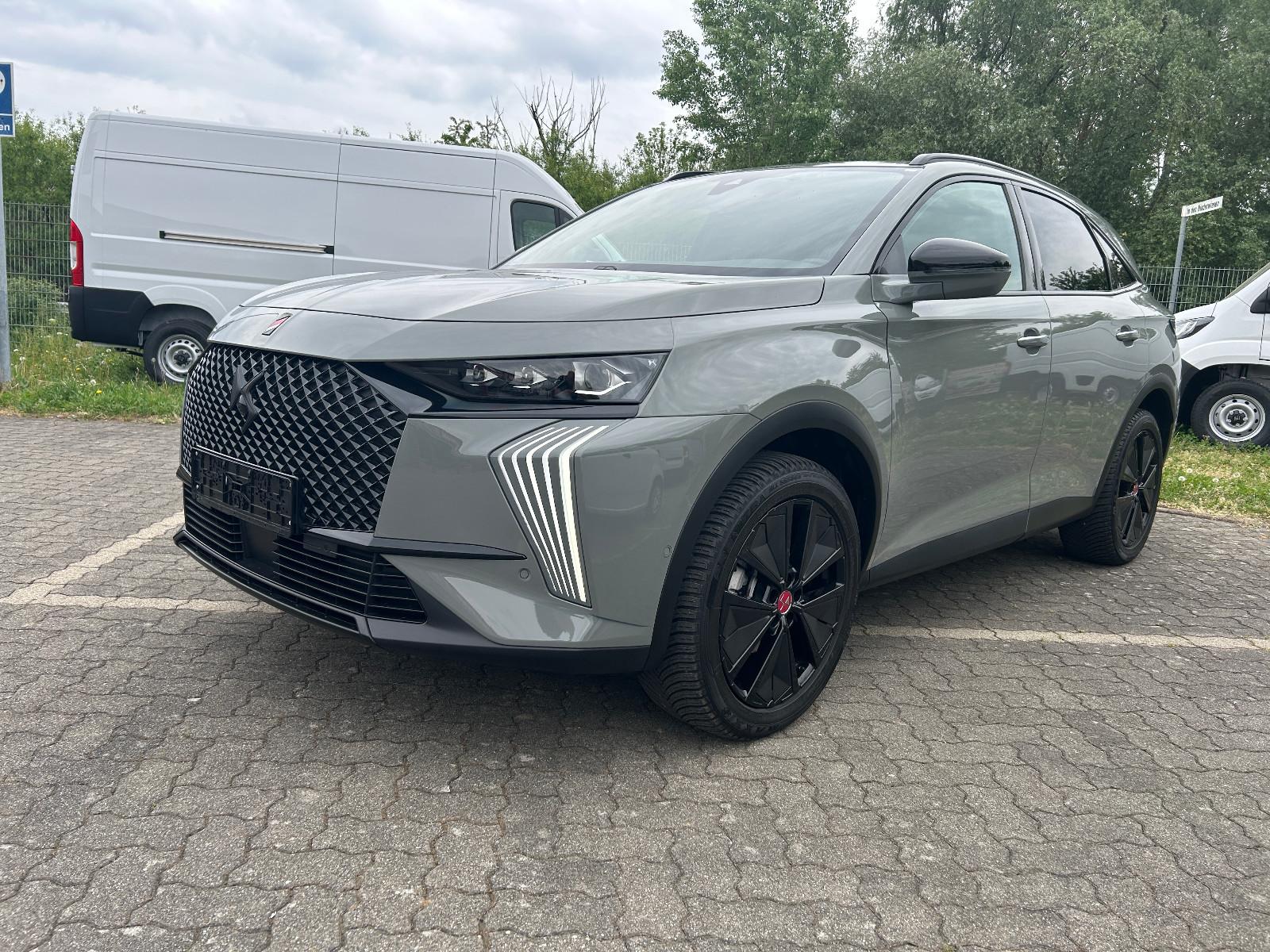 DS Automobiles DS7 Crossback Performance Line +