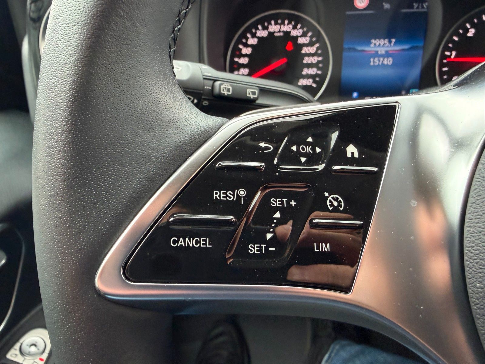 Fahrzeugabbildung Mercedes-Benz Vito 116 CDI 9G Tourer Pro AHK2,5to Kamera