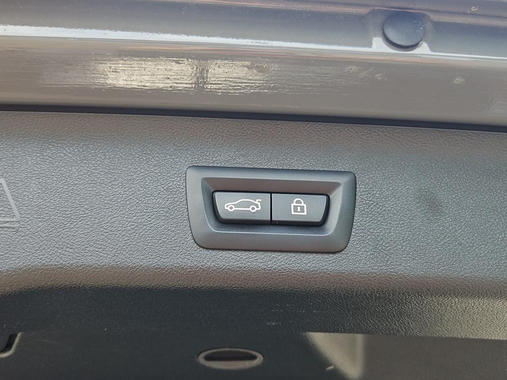 BMW 530d T. M-SPORT LASER HUD PANO KAMERA H/K AHK