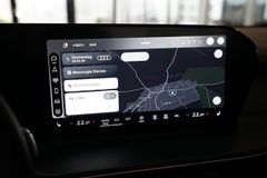 AUDI Q3 TFSI quattro S line | Pano | Matrix |TechPro AUDI Q3 TFSI quattro S line | Pano | Matrix |TechPro