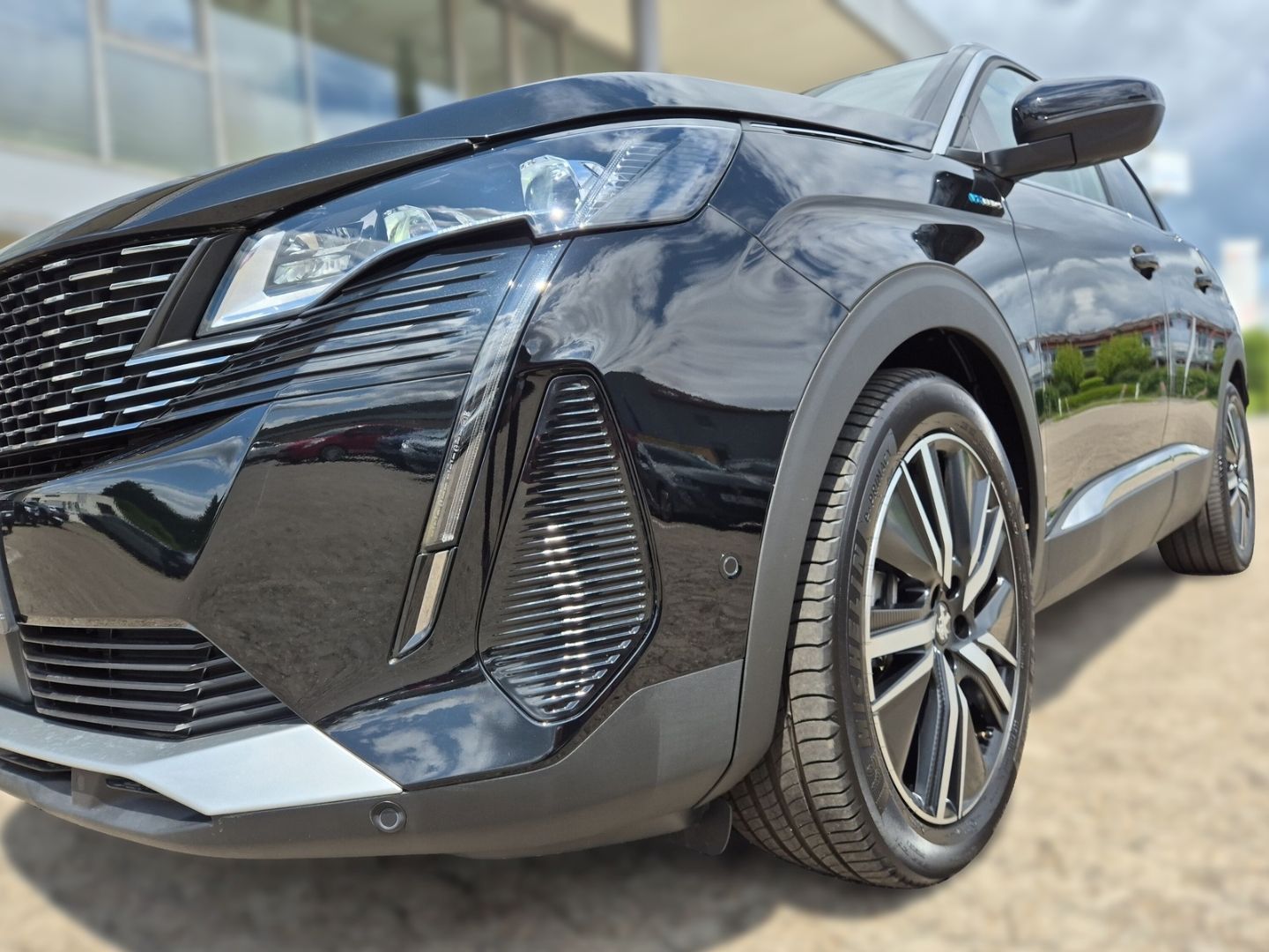 Fahrzeugabbildung Peugeot 3008 Hybrid4 300 GT 1.6 El. Panodach Navi Digita