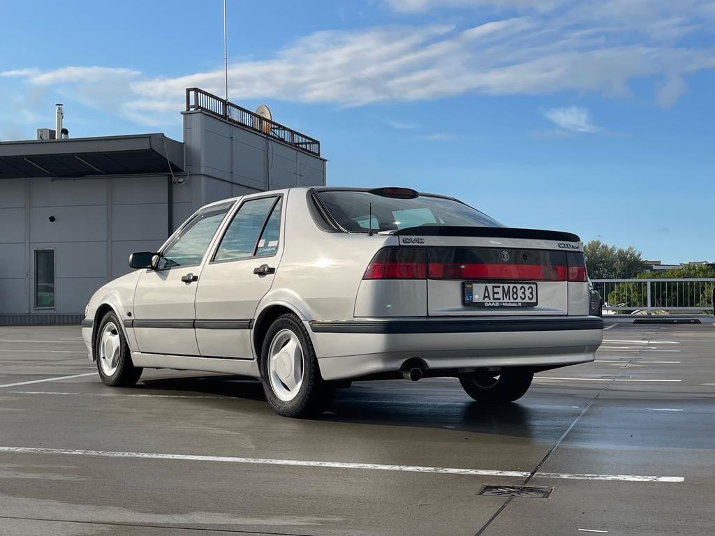 Saab 9000