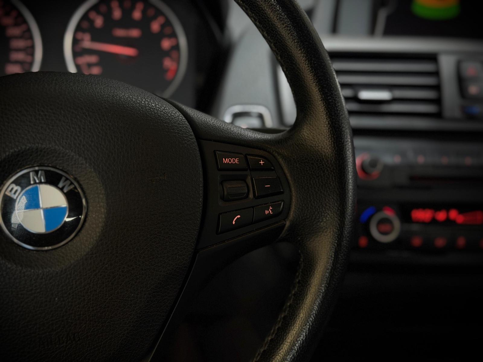 BMW 118 i|AUTOMATIK|2.HAND|SCHECKHEFT|XENON|PDC|TÜV