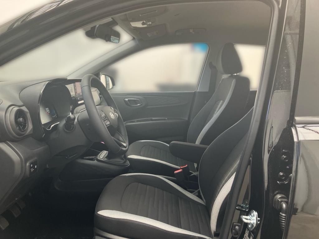 Fahrzeugabbildung Hyundai i10 Navi SHZ KAM PDC SpurH