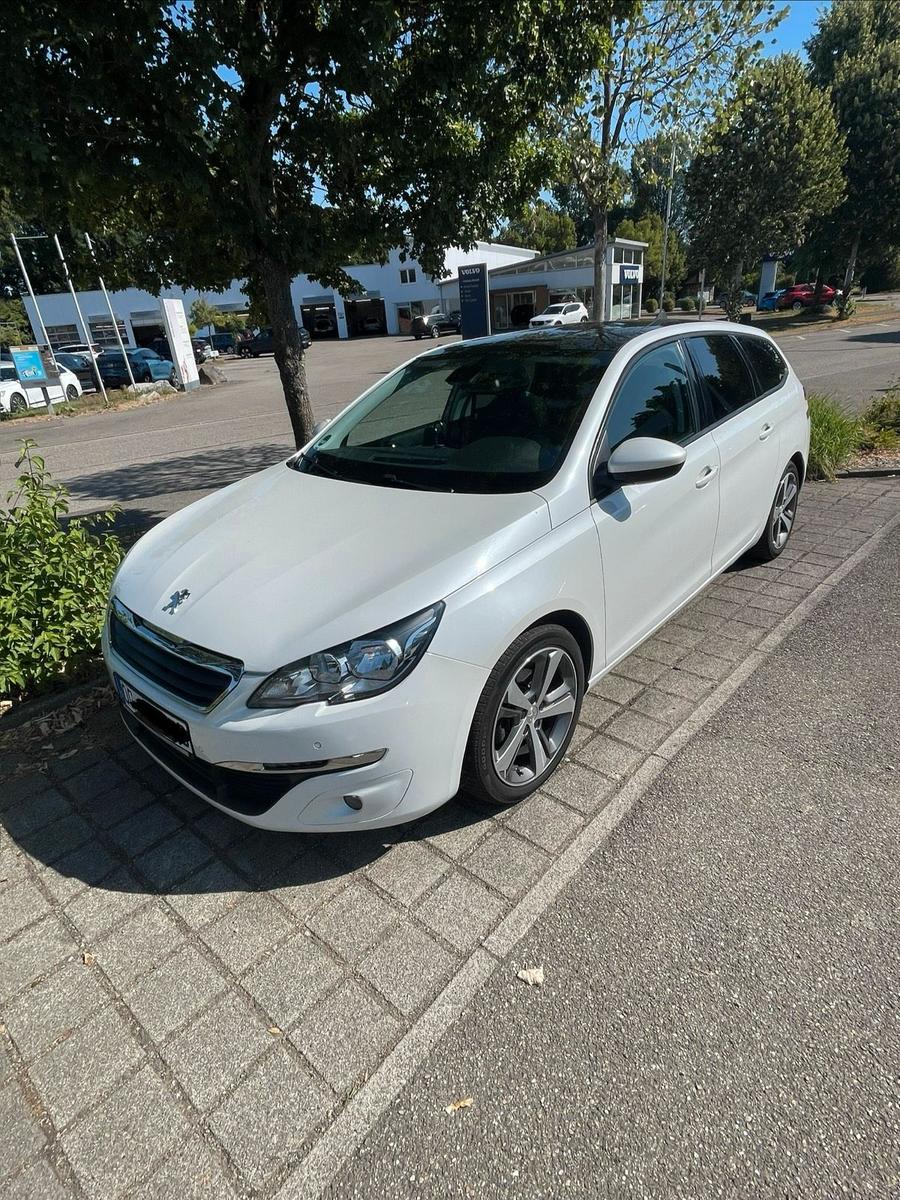 Peugeot 308 2015 — фото 12