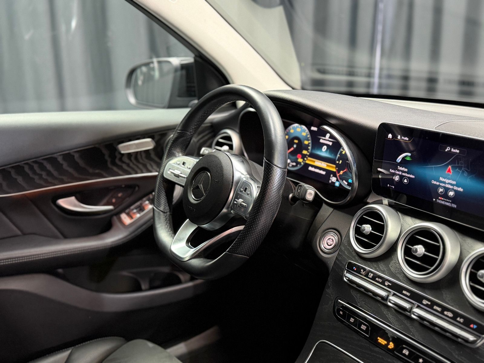 Fahrzeugabbildung Mercedes-Benz GLC 200 4Matic|AUTOMATIK|AMG-LINE|DIGI-TACHO|AHK