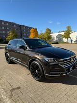 Volkswagen Touareg 3.0 V6 TDI 210kW 4MOTION Tiptronic - - Volkswagen Touareg: 2.0