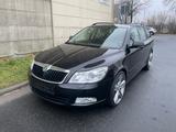 Skoda Octavia Combi Family2*2.Besitz*PDC*AHK*Xenon*TOP - Skoda Octavia aus 2012 mit Benzin-Antrieb: Kombi