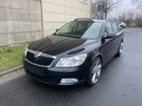 Skoda Octavia Combi Family2*2.Besitz*PDC*AHK*Xenon*TOP - Skoda Octavia aus 2012 mit Benzin-Antrieb: Kombi