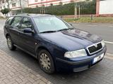 Skoda Octavia Combi 1.6 Style KLIMA+AHK+ALLWETTER - gebrauchte Skoda Octavia aus dem Jahr 2004