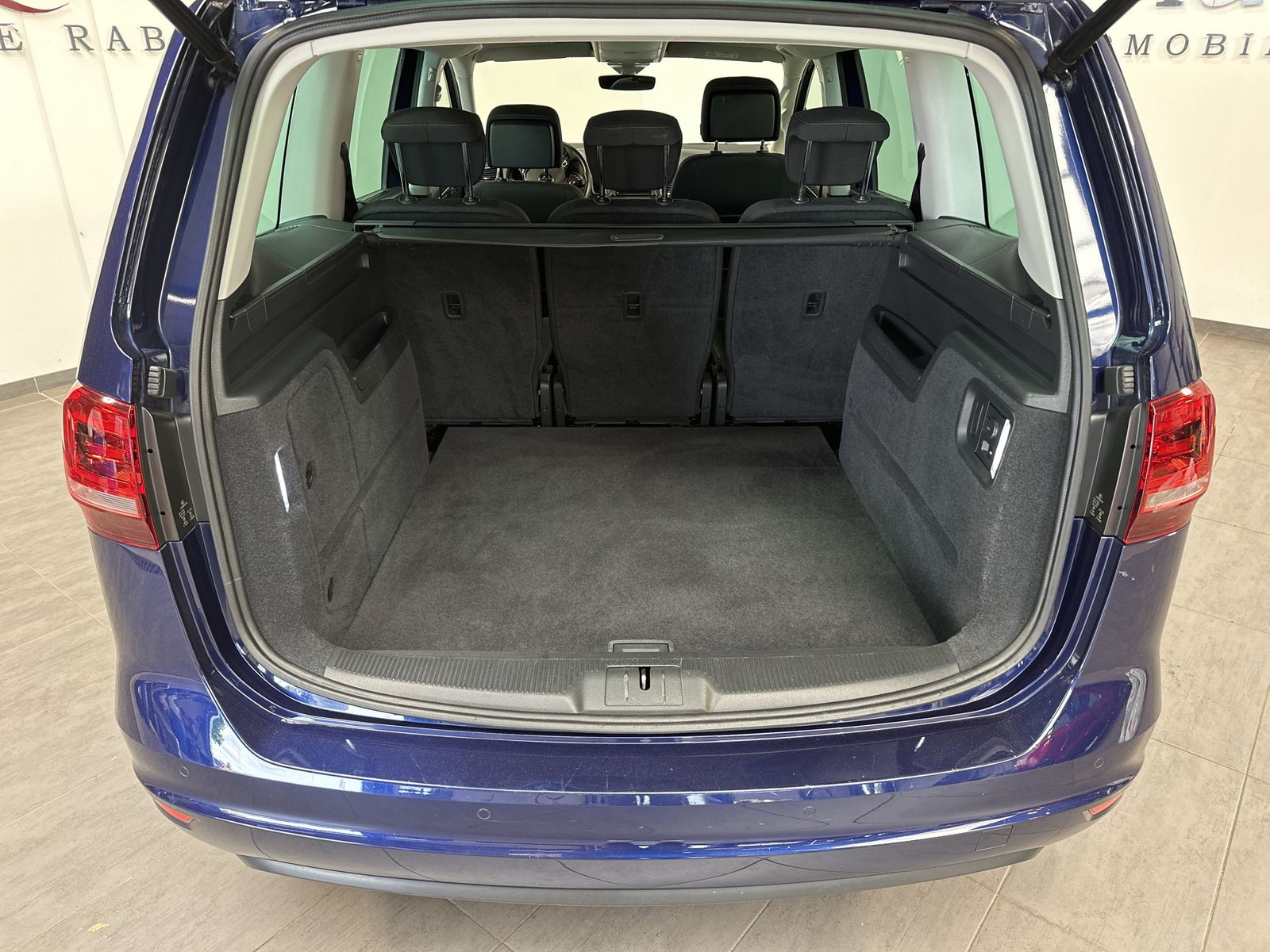 Fahrzeugabbildung Volkswagen Sharan 2.0 TDI DSG IQ.DRIVE NAV+AHK+DCC+KAMERA