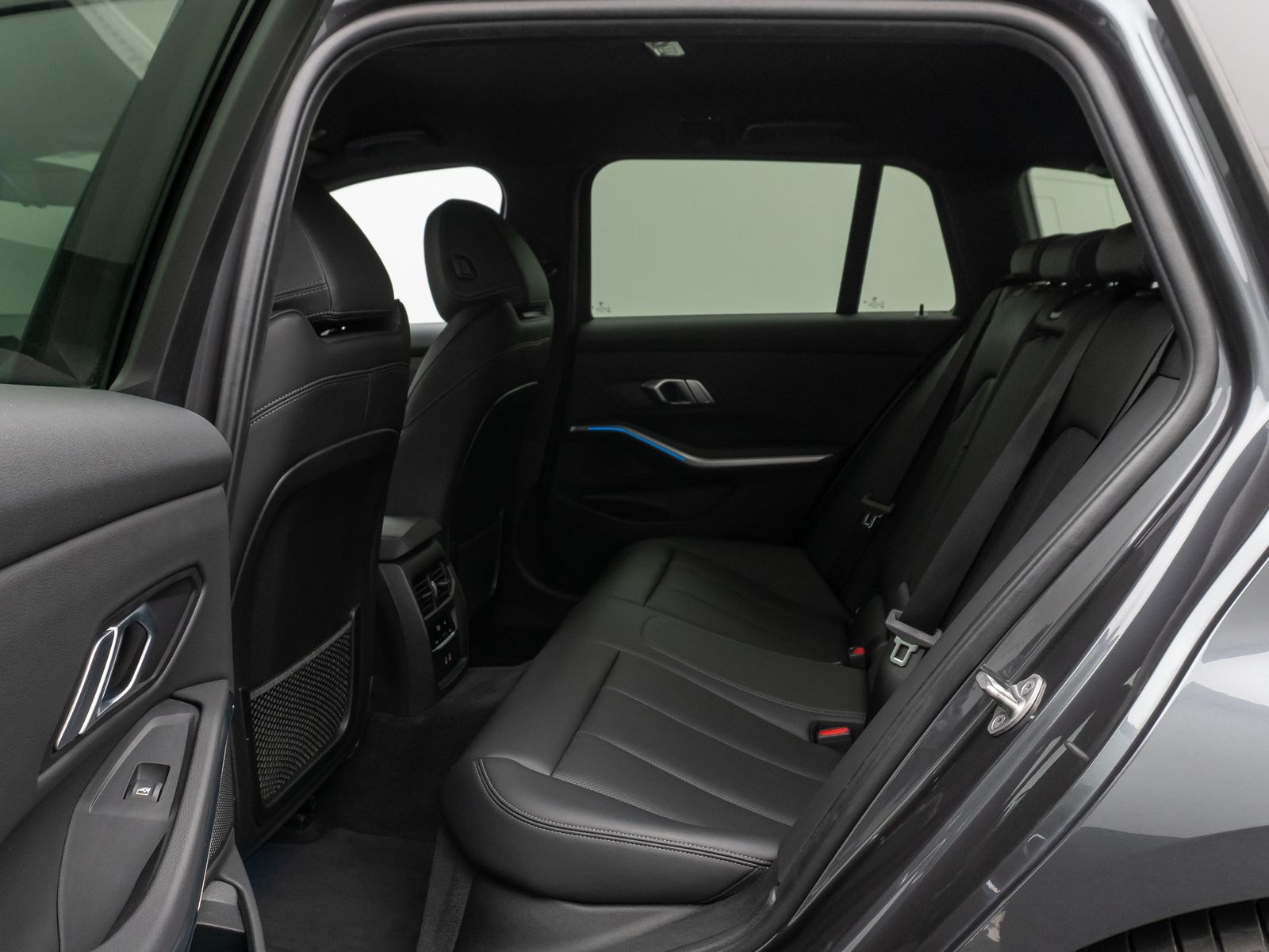 Fahrzeugabbildung BMW 320e M Sport HiFi DAB PDC Fernlichtassist 19Zoll