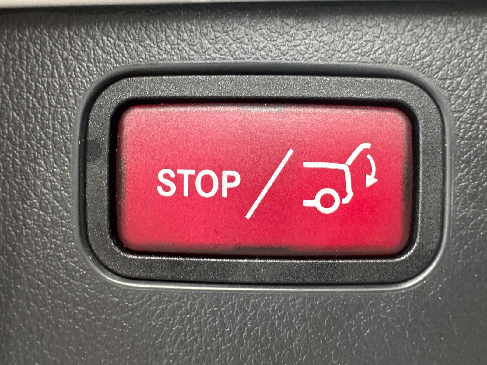 Fahrzeugabbildung Mercedes-Benz C 200d T Avantgarde NAV+LED+ACC+DISTRONIC+VCOCK