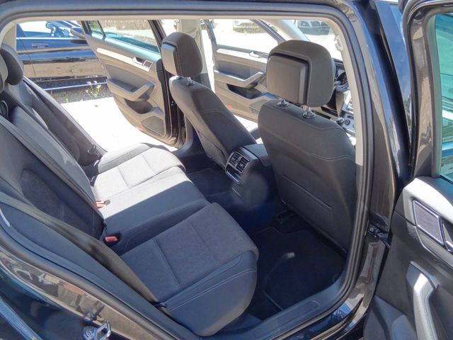 Fahrzeugabbildung Volkswagen Passat Variant Comfort/1.Hd/SitzH/AHK/59TKM/150P