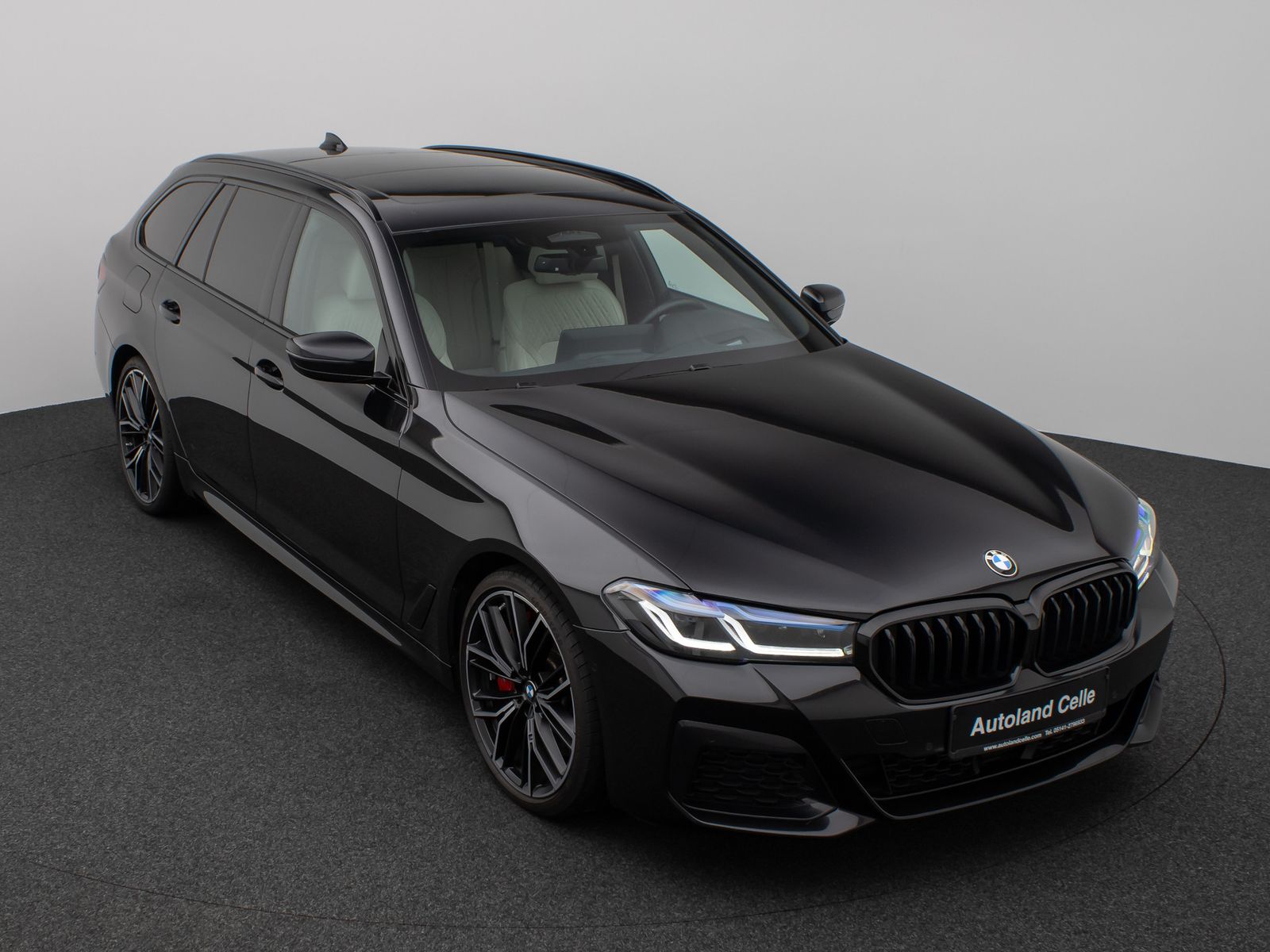 Fahrzeugabbildung BMW 540d xD M Sport Panorama Kamera Laser TV HUD H/K
