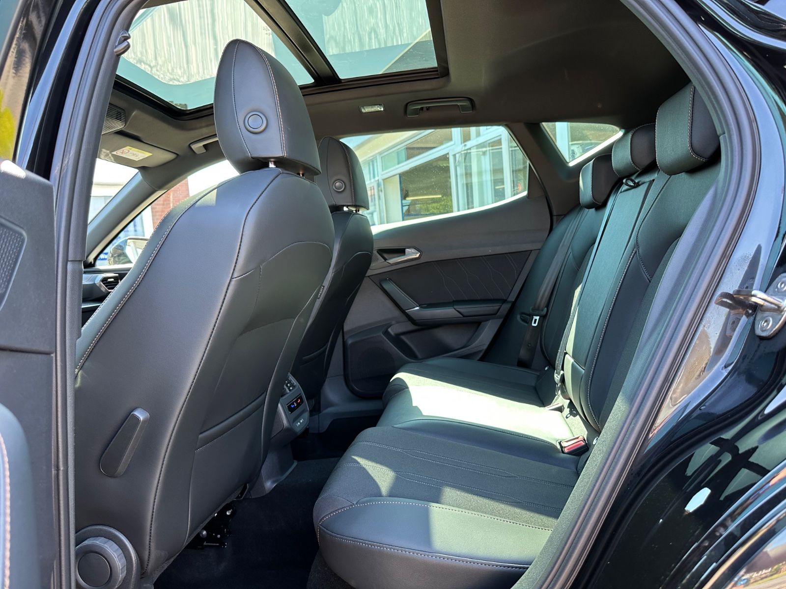Fahrzeugabbildung CUPRA Formentor 1.5 eTSI DSG Pano/AHK/Navi/ACC/LED