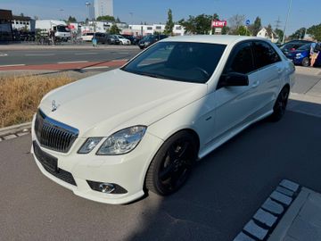 Mercedes E 220 - 1