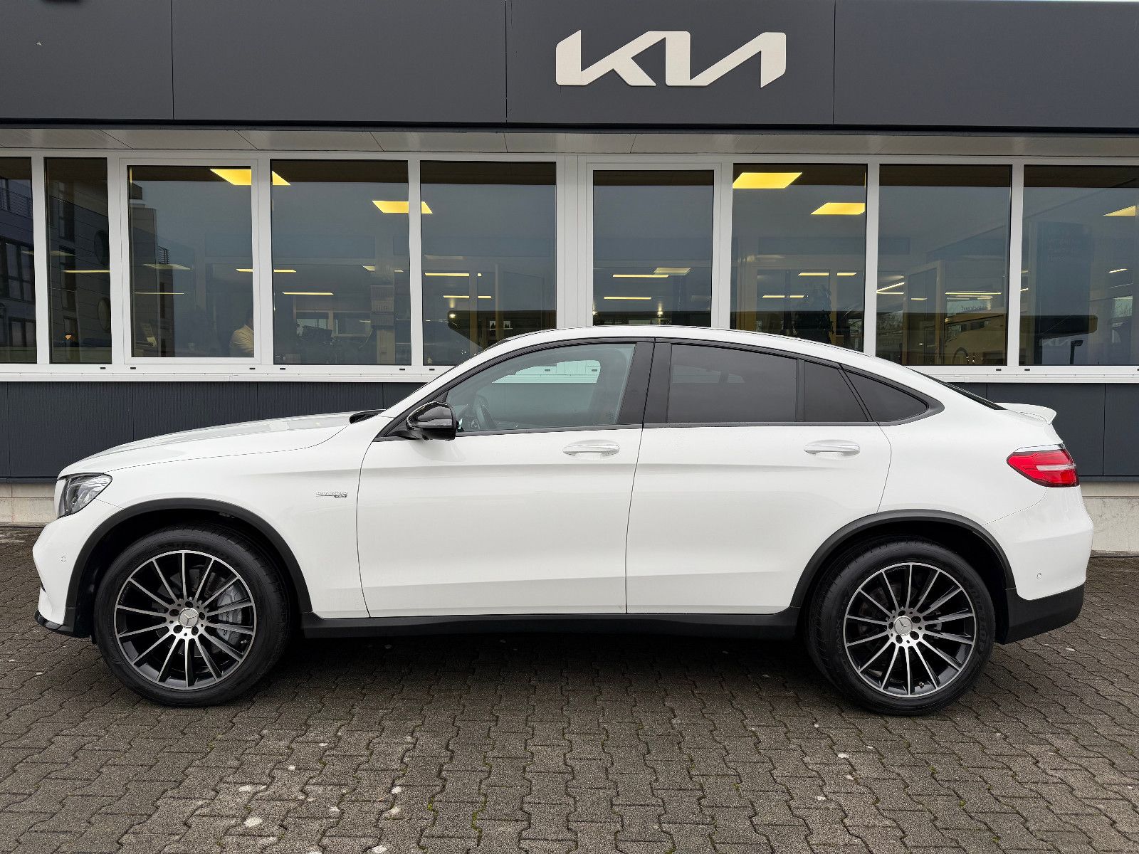 Fahrzeugabbildung Mercedes-Benz GLC43 AMG Coupe 4Matic