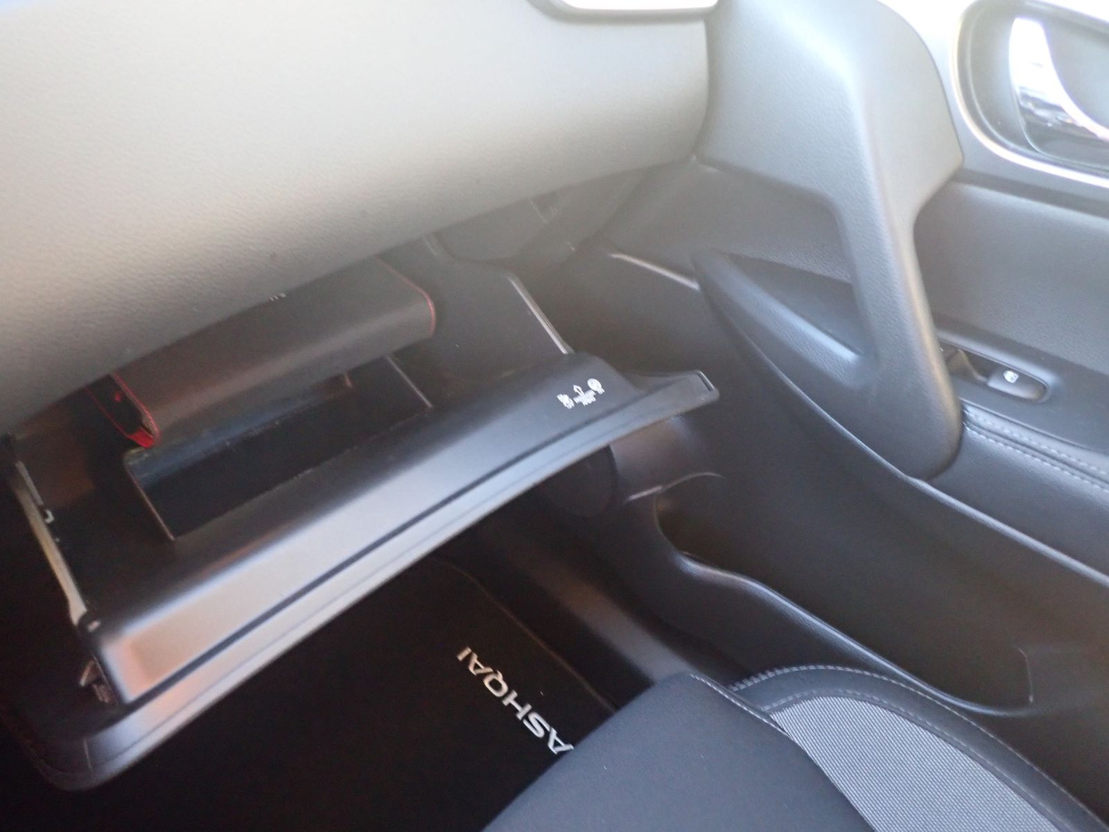 Fahrzeugabbildung Nissan Qashqai 1.3 DIG-T 160PS N-Connecta DCT