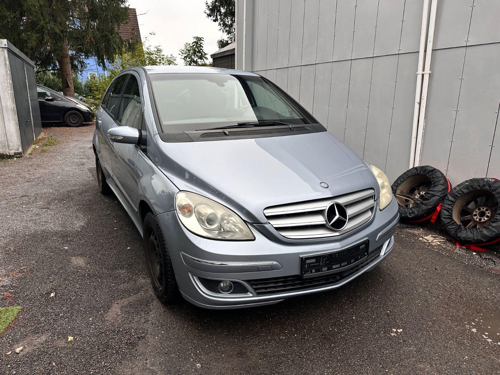 Mercedes-Benz B 200