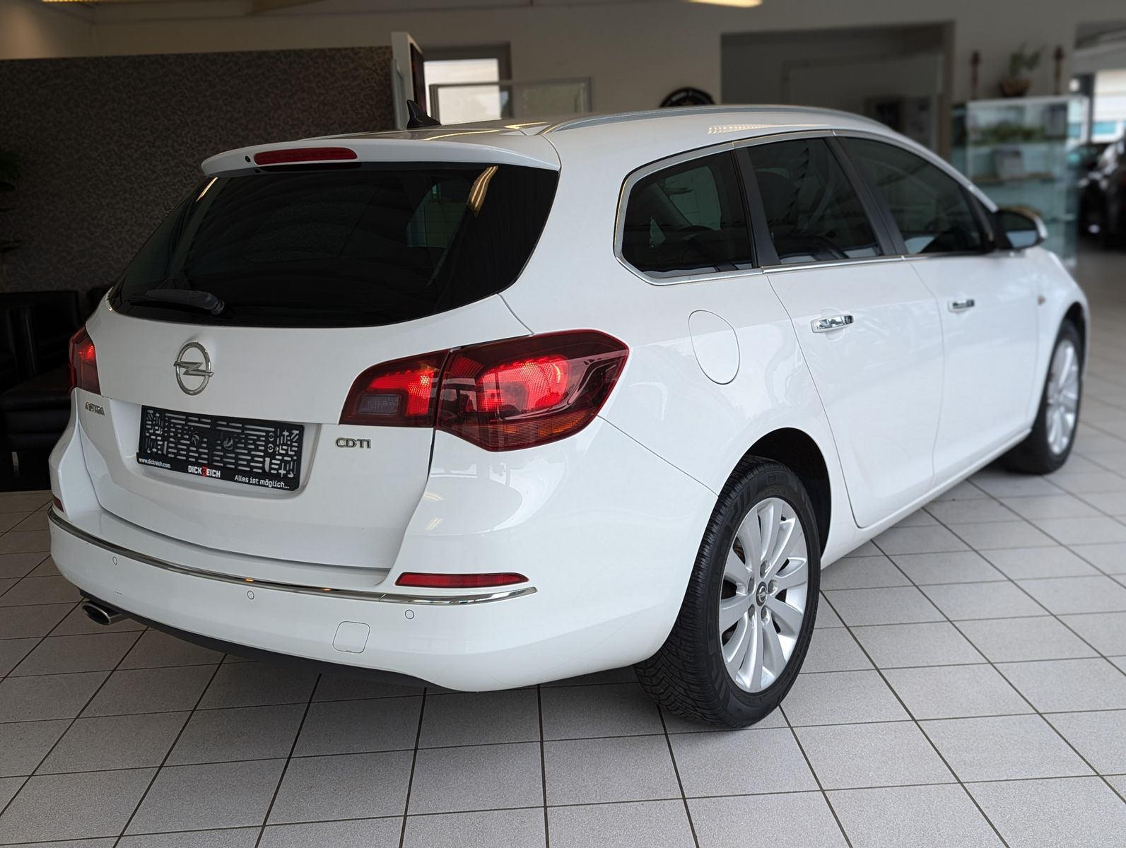 OPEL Astra 2.0 CDTI Innovation Navi Bi-Xenon Tempomat - Image 7
