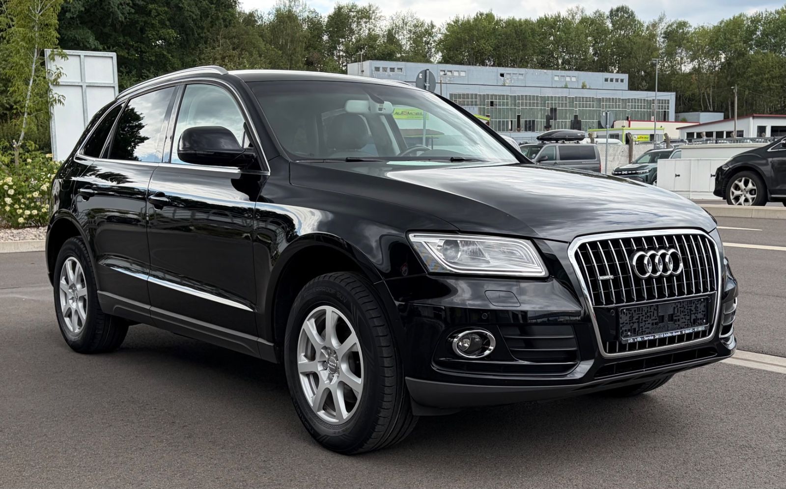 Audi Audi Q5 2.0TDI quattro Sport Navi+Xenon+PDC+AHK