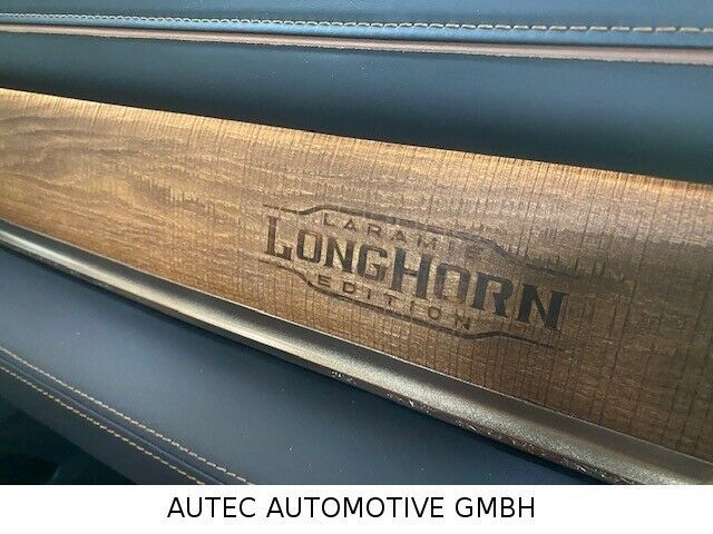 Fahrzeugabbildung Dodge LONGHORN CREW CAB-LUFT-HEMI 4x4