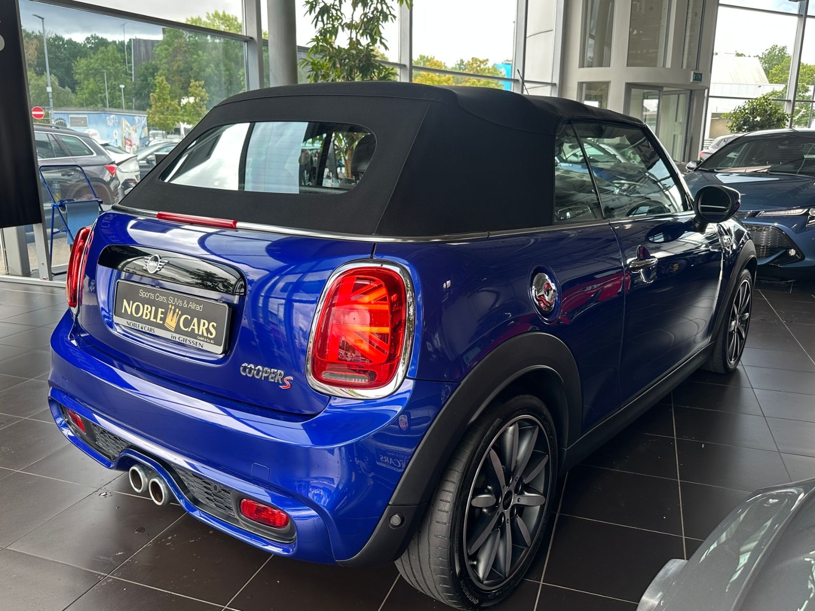 Fahrzeugabbildung MINI Cooper S Cabrio Chili LED NAVI ALU
