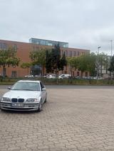 BMW 328i - - graue BMW 328