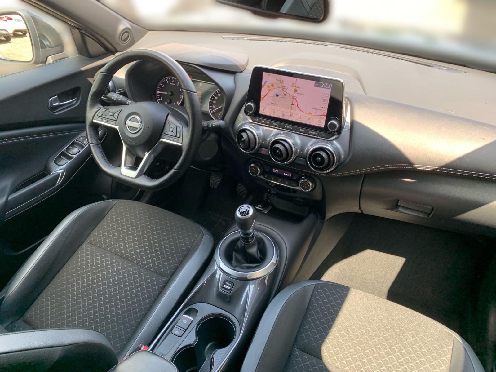 Fahrzeugabbildung Nissan Juke 1.0 DIG-T N-Connecta Navi Kamera