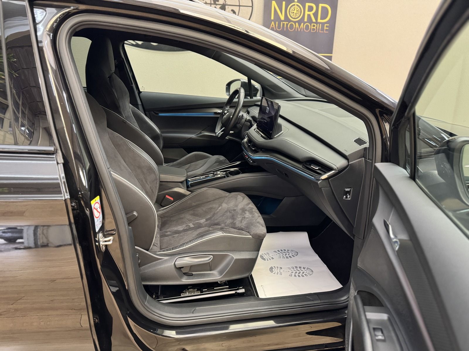 Skoda Enyaq iV 80 x Sportline Matrix 21 Leder Kamera foto 17